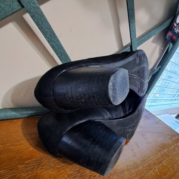 Baretraps Women's 8.5M  Black Faux Suede Slip-On Ankle Boots - Picture 9 of 9